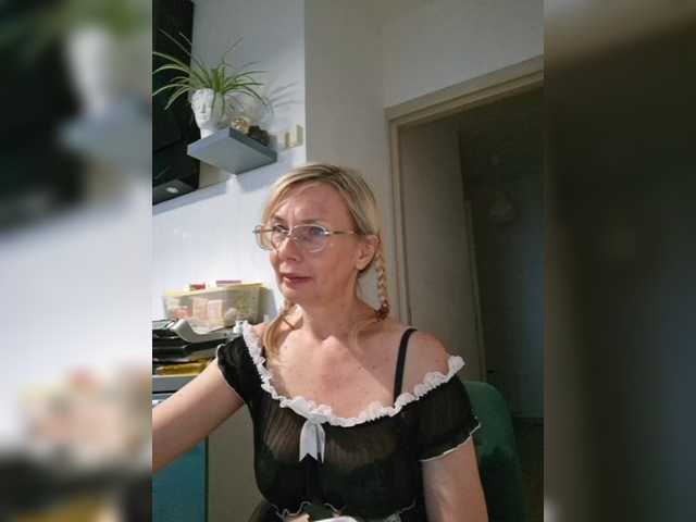 ShiningMILF live webcam show