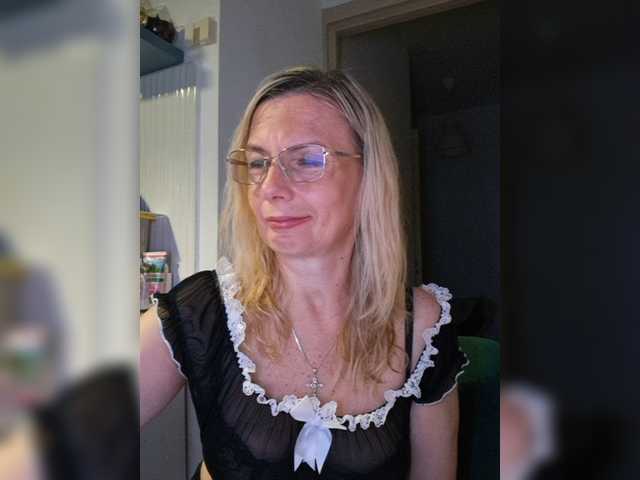 ShiningMILF live cam on BongaCams