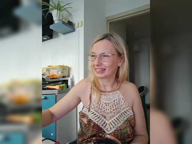 ShiningMILF live cam on BongaCams