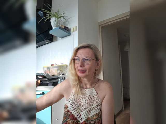 ShiningMILF live cam on BongaCams