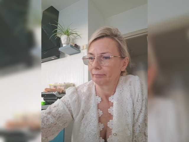 ShiningMILF live webcam show