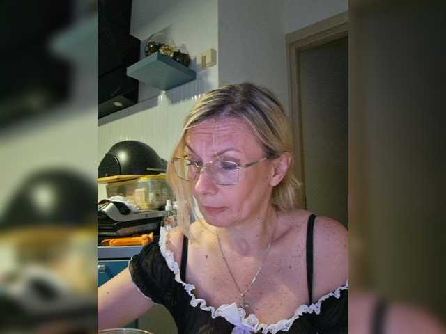 ShiningMILF live cam on BongaCams