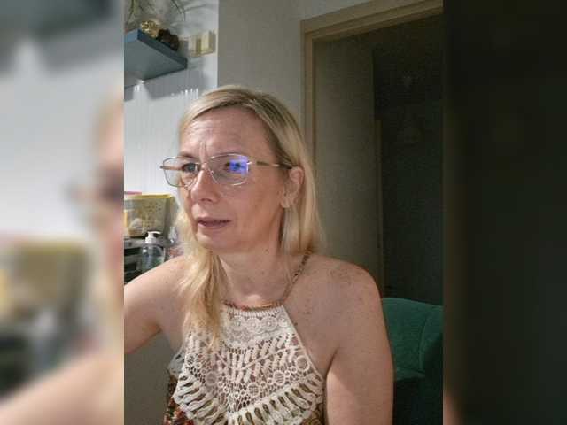 ShiningMILF live cam on BongaCams