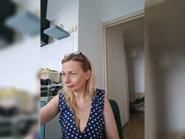 ShiningMILF live cam on BongaCams