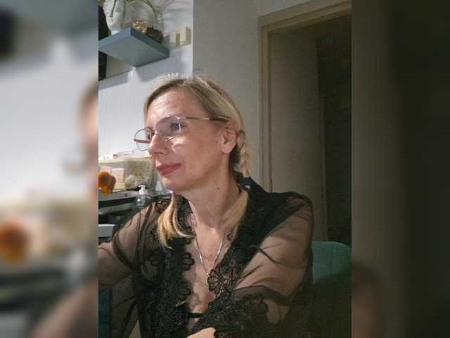 ShiningMILF live cam on BongaCams