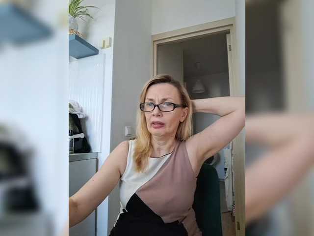 ShiningMILF live cam on BongaCams