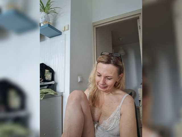 ShiningMILF live cam on BongaCams