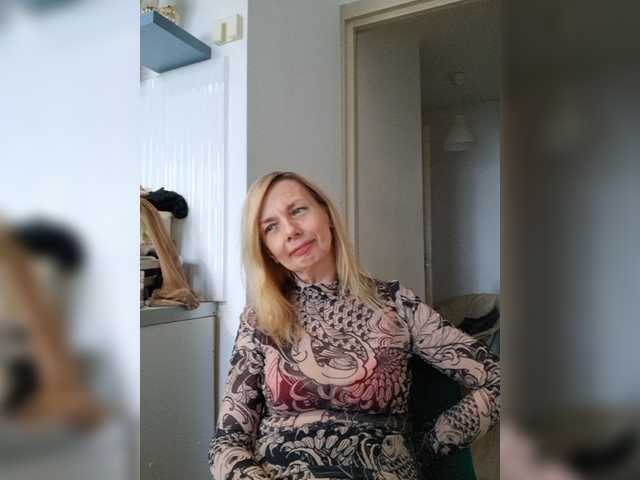 видео с ShiningMILF