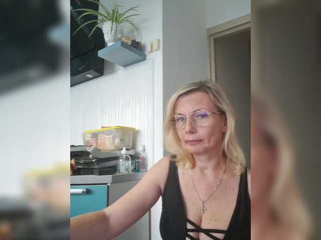 ShiningMILF live cam on BongaCams