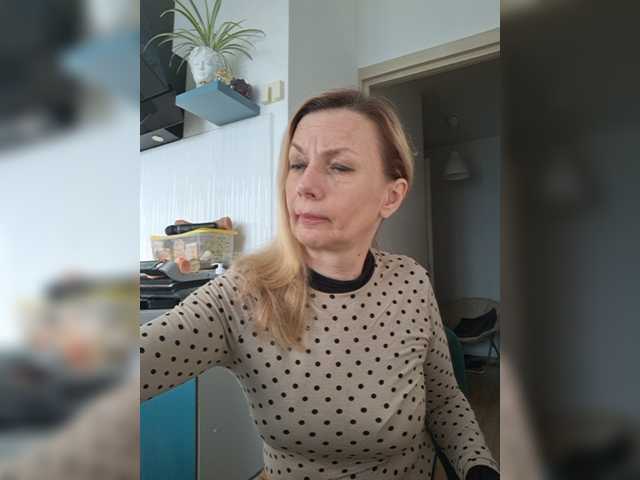 Live трансляция ShiningMILF - Runet.cam