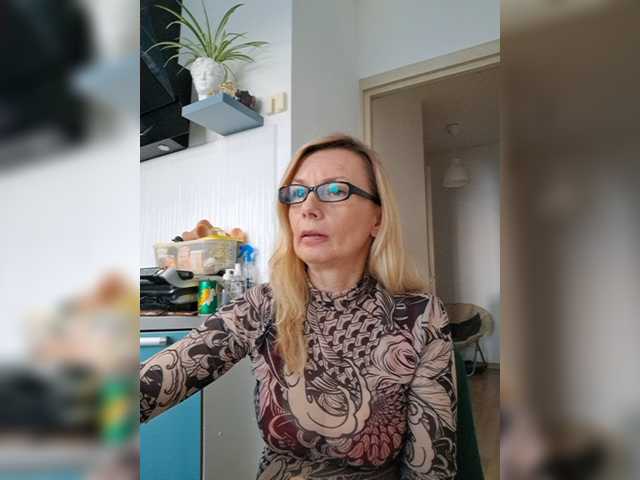 ShiningMILF live cam on BongaCams