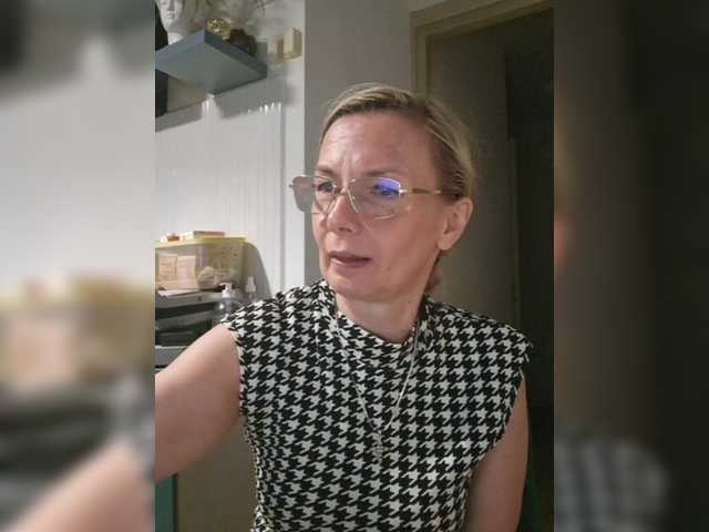 ShiningMILF live webcam show