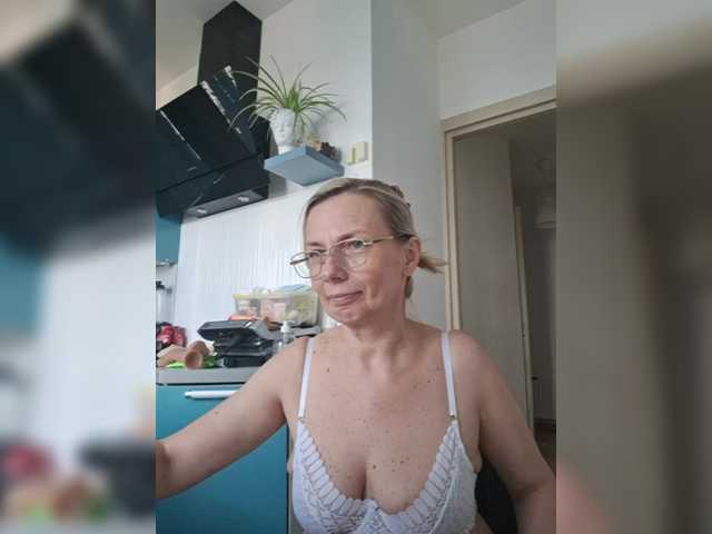 ShiningMILF live webcam show