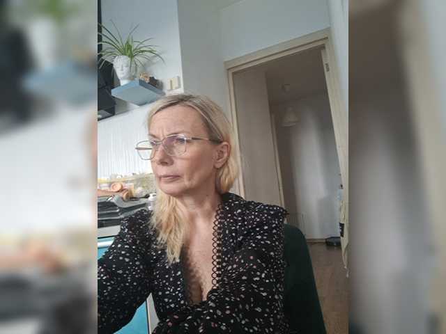 ShiningMILF live webcam show