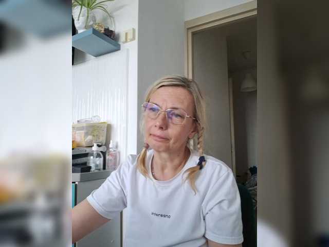 ShiningMILF live cam on BongaCams