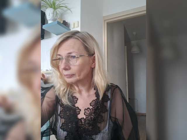 ShiningMILF live webcam show