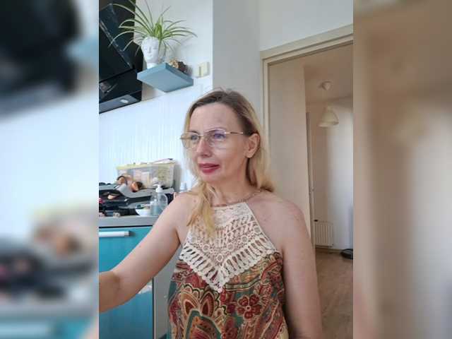 ShiningMILF live cam on BongaCams
