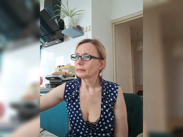 ShiningMILF live cam on BongaCams