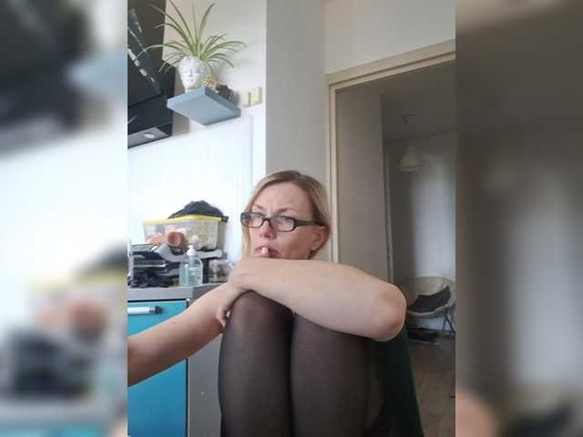 ShiningMILF live cam on BongaCams