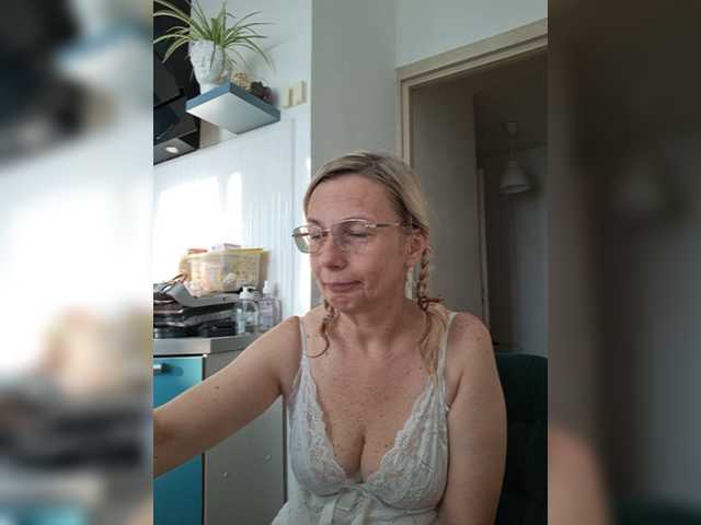 ShiningMILF live webcam show