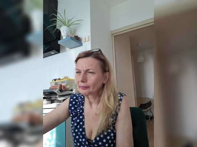 ShiningMILF live cam on BongaCams