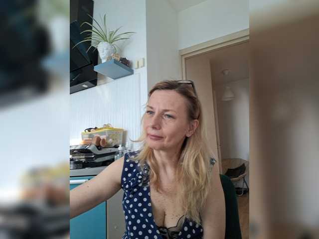 ShiningMILF live cam on BongaCams