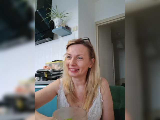 ShiningMILF live cam on BongaCams