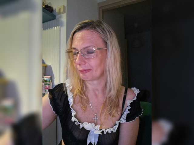 ShiningMILF live cam on BongaCams