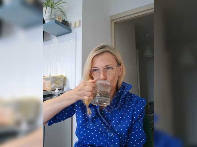ShiningMILF live cam on BongaCams