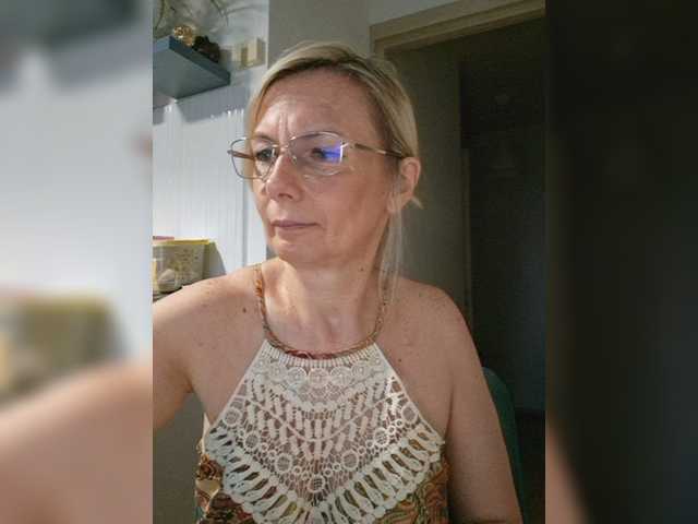 ShiningMILF live webcam show