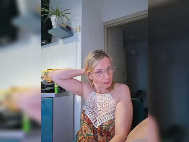 ShiningMILF live cam on BongaCams