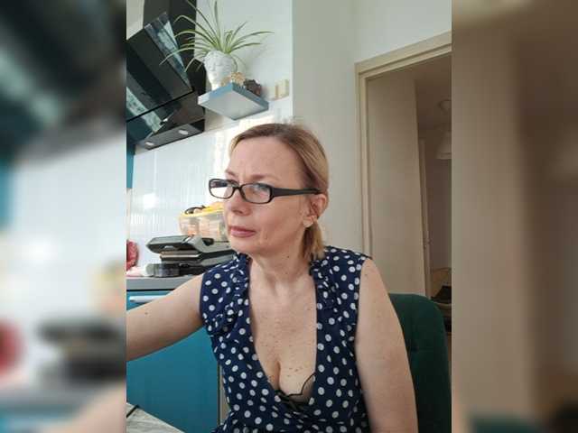ShiningMILF live cam on BongaCams