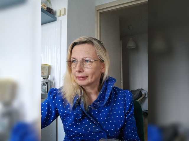 ShiningMILF live cam on BongaCams