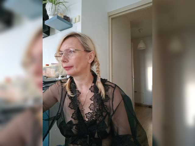ShiningMILF live cam on BongaCams