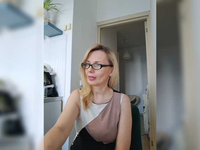 ShiningMILF live cam on BongaCams