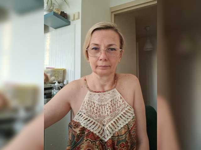 ShiningMILF live webcam show