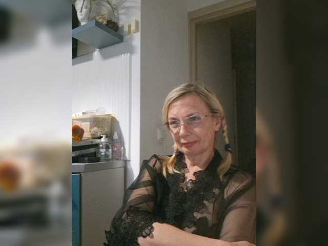 ShiningMILF live cam on BongaCams