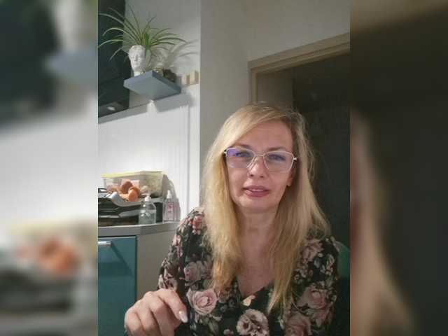 ShiningMILF live cam on BongaCams