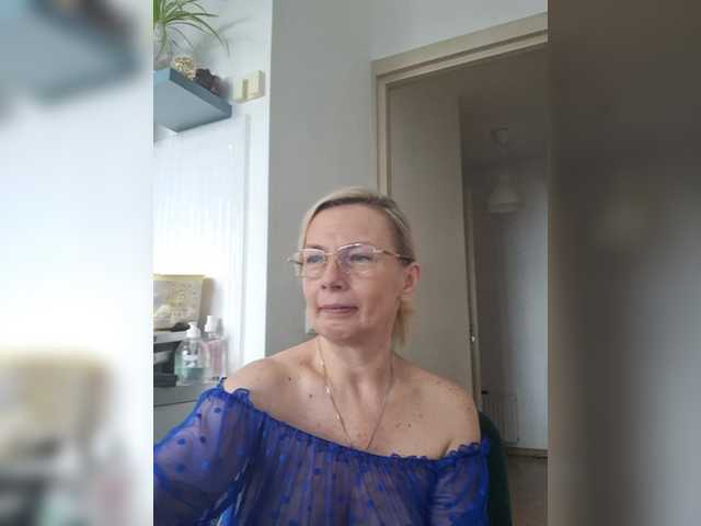 ShiningMILF live webcam show