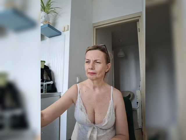 ShiningMILF live cam on BongaCams