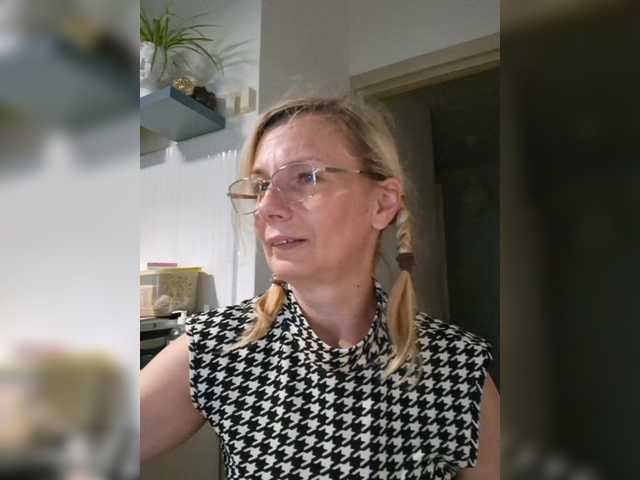 Live трансляция ShiningMILF - slutnetki.online