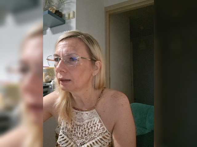 ShiningMILF live webcam show
