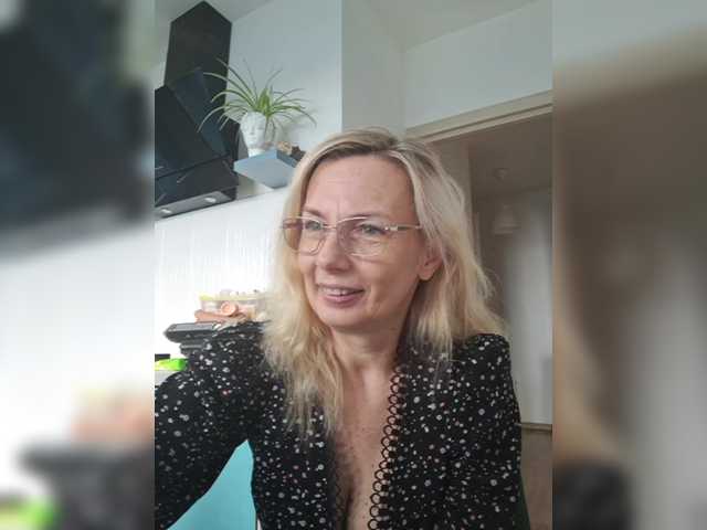 ShiningMILF live webcam show