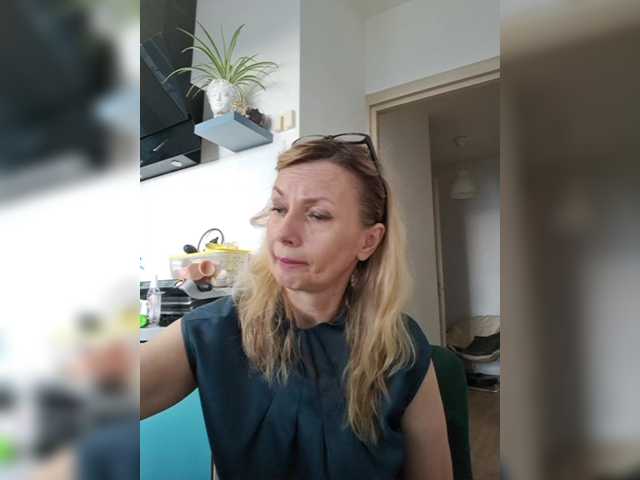 ShiningMILF live cam on BongaCams