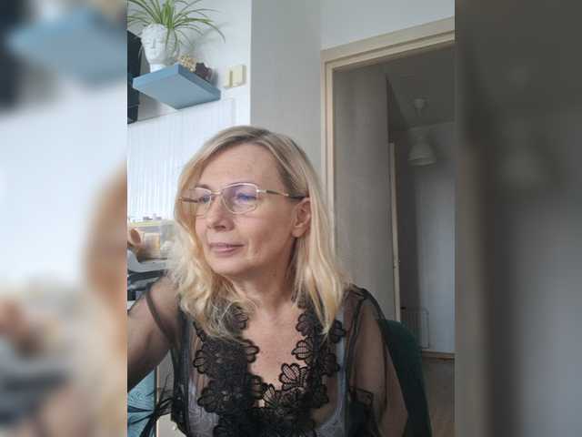ShiningMILF live webcam show