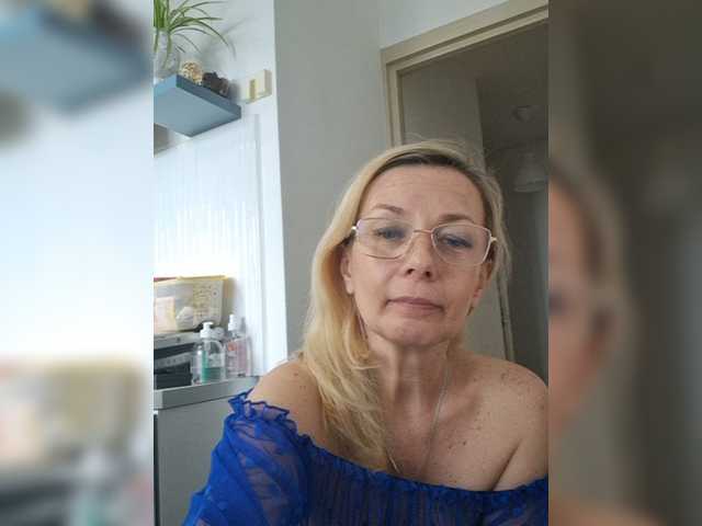 ShiningMILF live cam on BongaCams