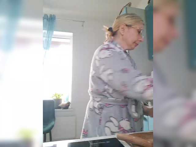 ShiningMILF live cam on BongaCams
