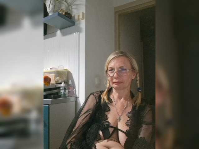 ShiningMILF live cam on BongaCams