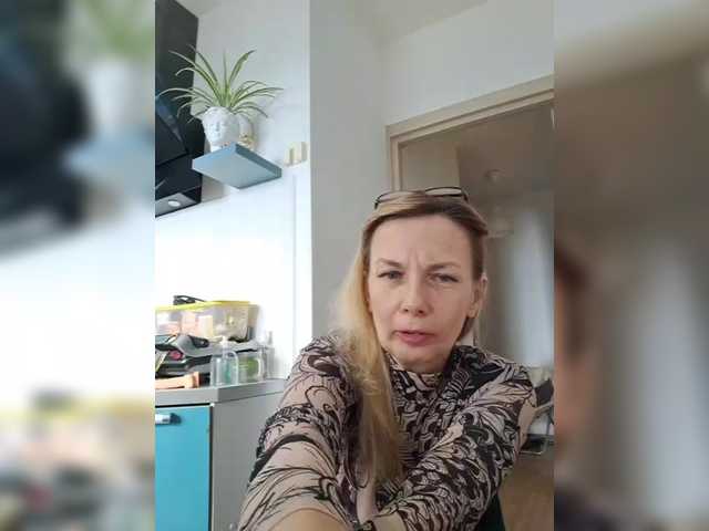 ShiningMILF live cam on BongaCams