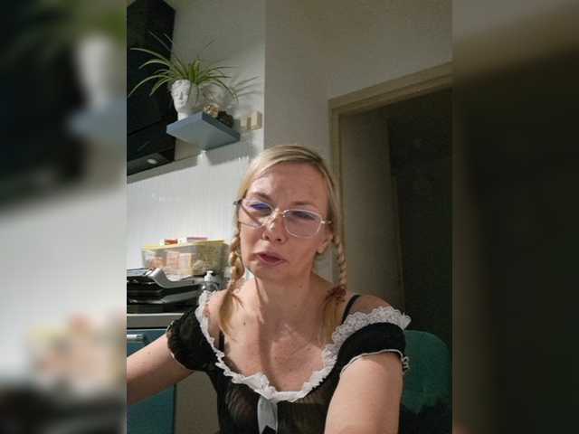 ShiningMILF live webcam show